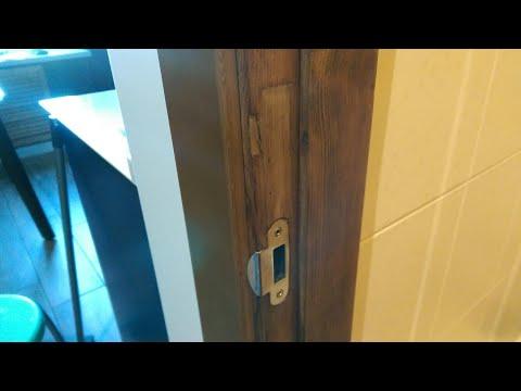 Реставрация дверных коробок и установка отреставрированной двери