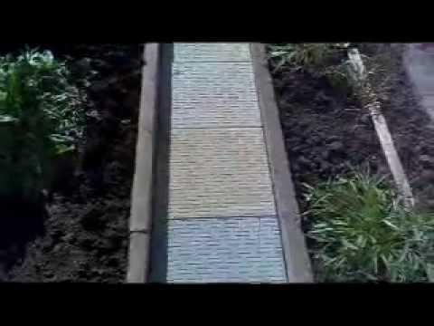 Как сделать садовую дорожку на даче своими руками.  Construction Of The Track